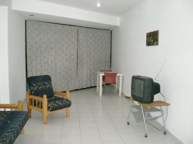 Reg-Mar.com le ofrece COSTA AZUL EXCELENTE  CONDOMINIO, 2 HABITACIONES, 2 BAOS, COCINA EMPOTRADA, AIRE PISCINA ESTACIONAMIENTO TECHADO, A 2 CUADRAS DEL  C.C LA VELA, IDEAL PARA VACACIONAL BSF. 490.000 actualizado 15/06/2011